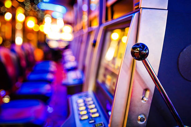 slot17 Roulette support and account panel beside a live casino table